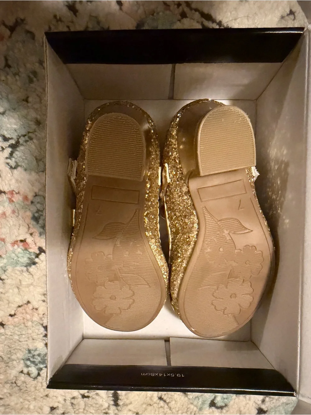 Girls Gold Glitter Bow Mary Jane Kids Shoes size 7 like new worn one time